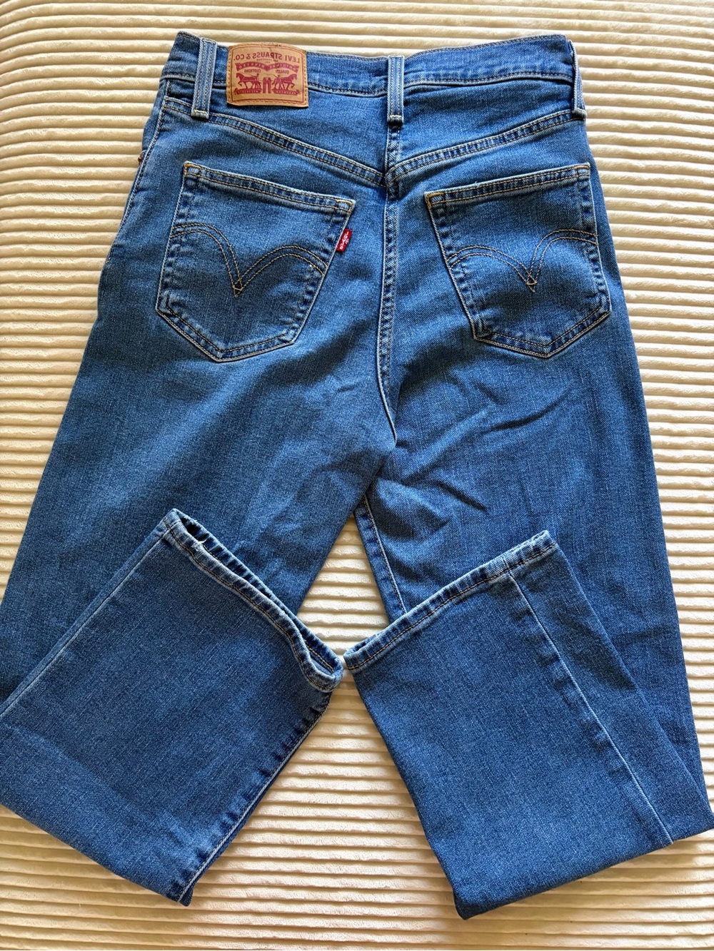 Levi's Women's Medium Blue Straight Leg Jeans Size 27